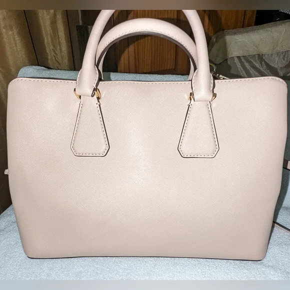Michael Kors soft pink saffiano leather Savannah satchel bag. - Picture 3 of 16